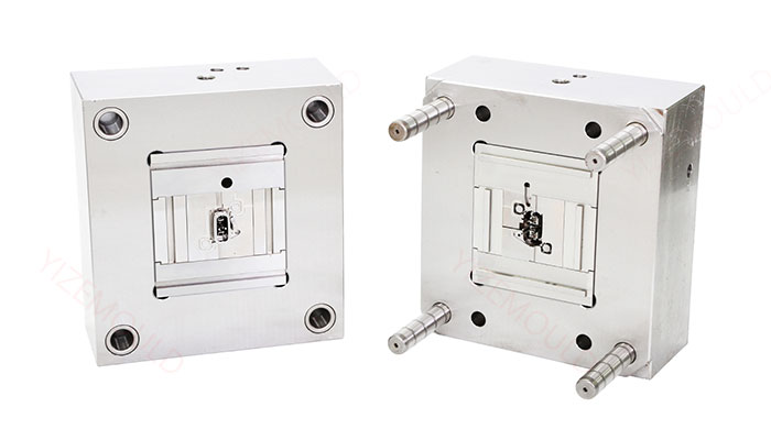 molde de conector automotivo