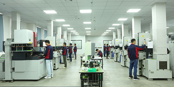 Vantagens em produção: Mais de 180 centros de fabricação de alta precisão para suportar grandes programas chave na mão.